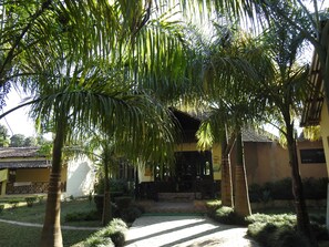 Building design - Rhino Lodge Bardia (Thakudwara)