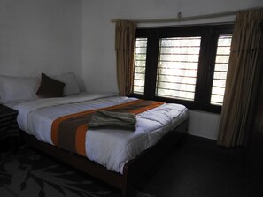 Desk, bed sheets