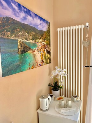 Shower, rainfall showerhead, hair dryer, bidet - Agriturismo La Pietra (La Spezia)