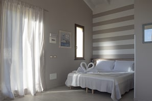 La Pietra 2 - quadrupla vista mare con patio esterno | Literie de qualité supérieure, coffres-forts dans les chambres