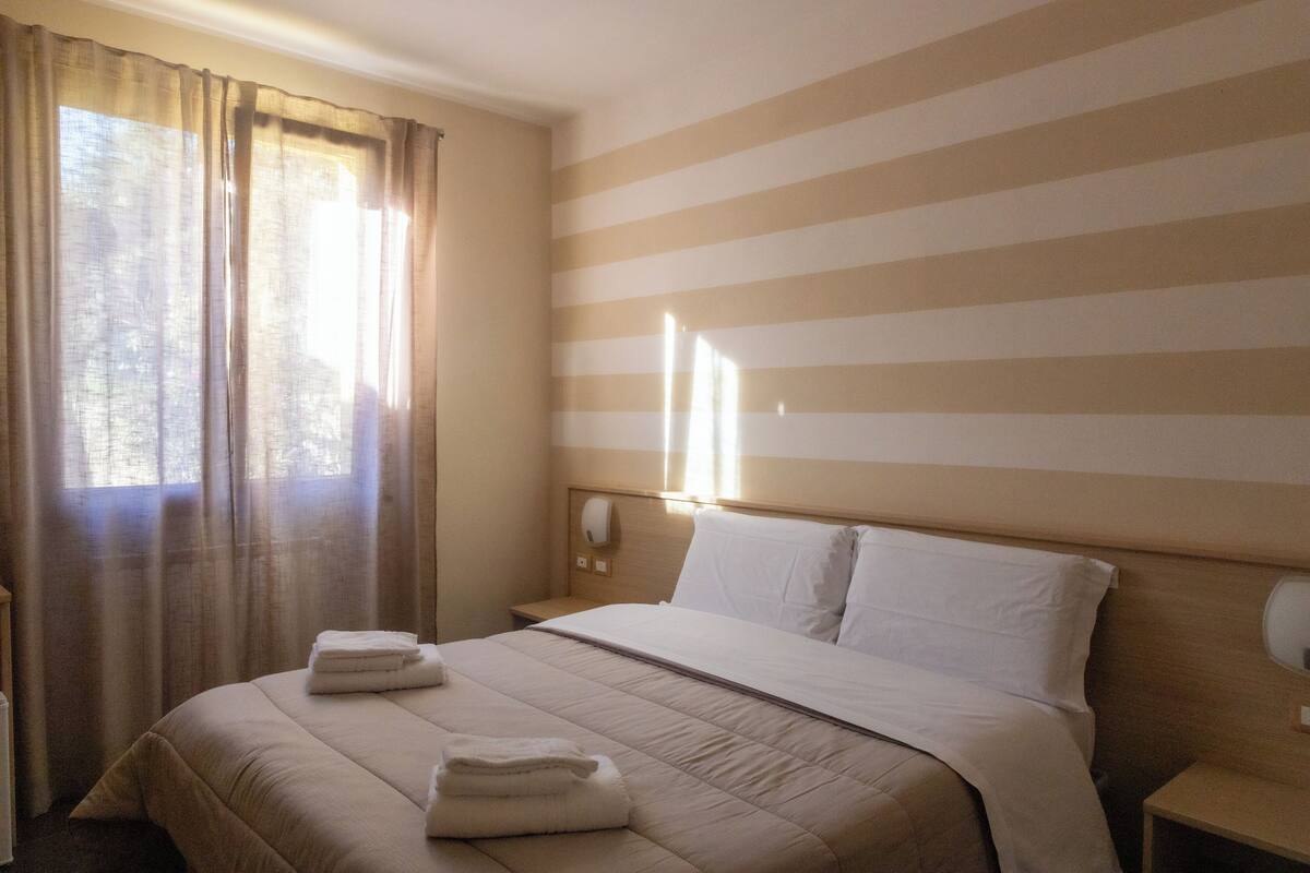 Classic-Doppelzimmer | Hochwertige Bettwaren, Zimmersafe, Verdunkelungsvorhänge