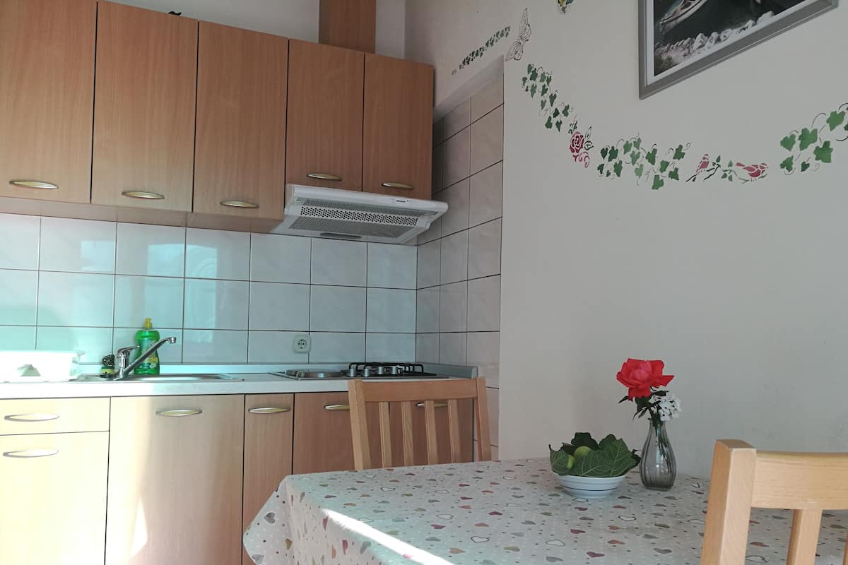 Studio, 1 grand lit, vue mer | Restauration dans la chambre