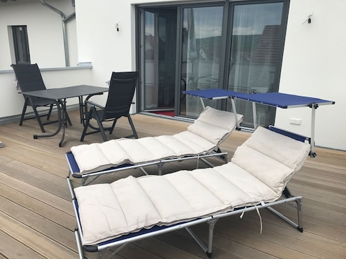 Hochwertige 1 1/2-Zimmer-Whg. mit Seesicht und großer Terrasse!