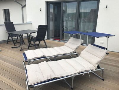 High quality 1 1/2 room apt. with lake view and large terrace!