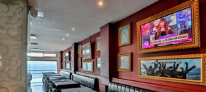 Bar (in der Unterkunft)