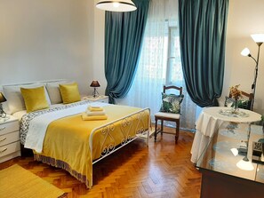 Iron/ironing board, WiFi, bed sheets - Mary Apartments (Almada)