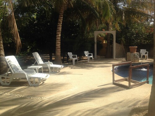 LES SUIT'HÔTES---------