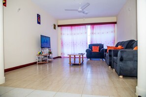TV - Safiri Kenya Home (Mombasa)