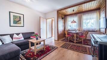 Hochnissl nr. 1 | Khu phòng khách | TV màn hình phẳng