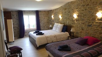 Seprai premium dan didekorasi berbeda-beda