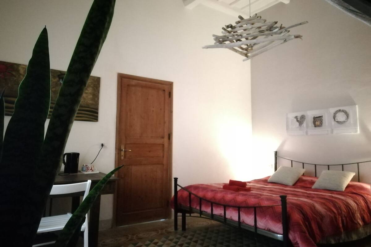 Basic Room, 1 Bedroom | Individually decorated, individually furnished, desk, blackout drapes