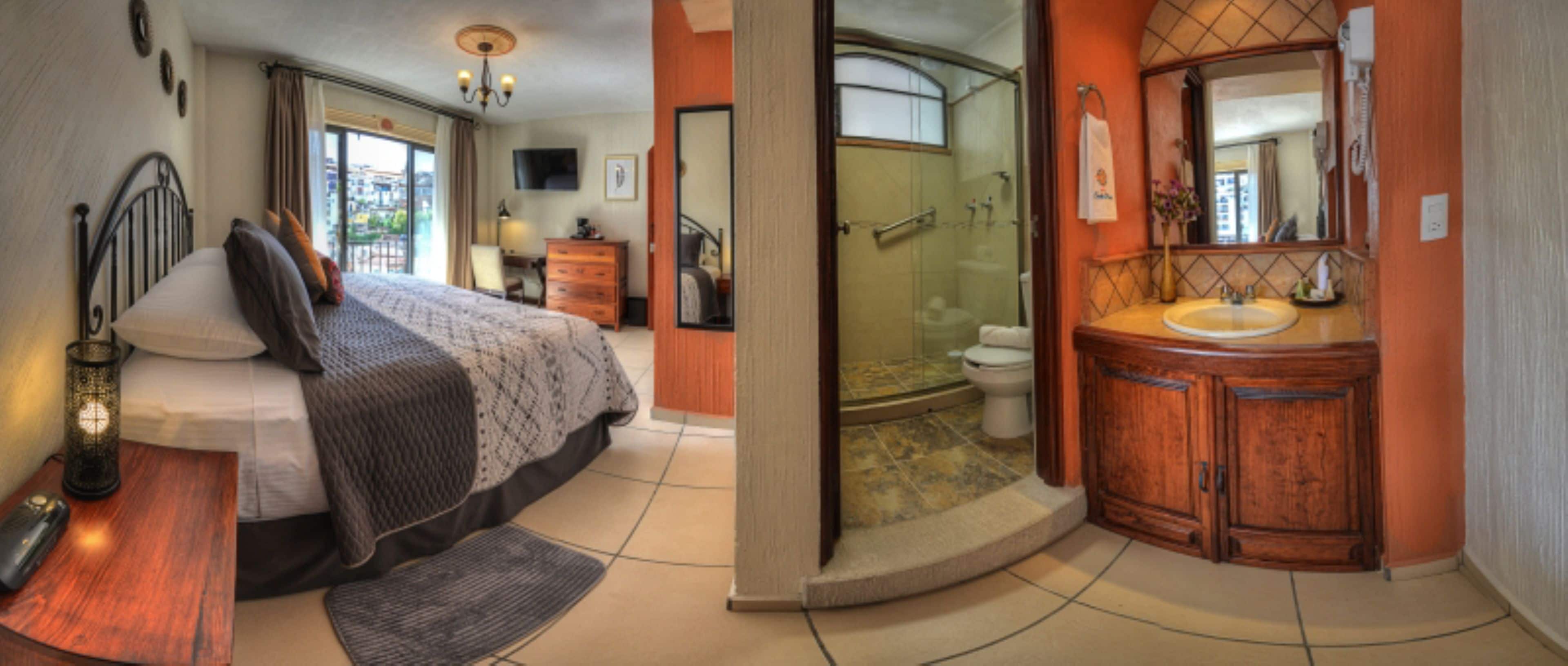 room, 1 king bed, non smoking | in-room safe, desk, iron/ironing board, free wifi