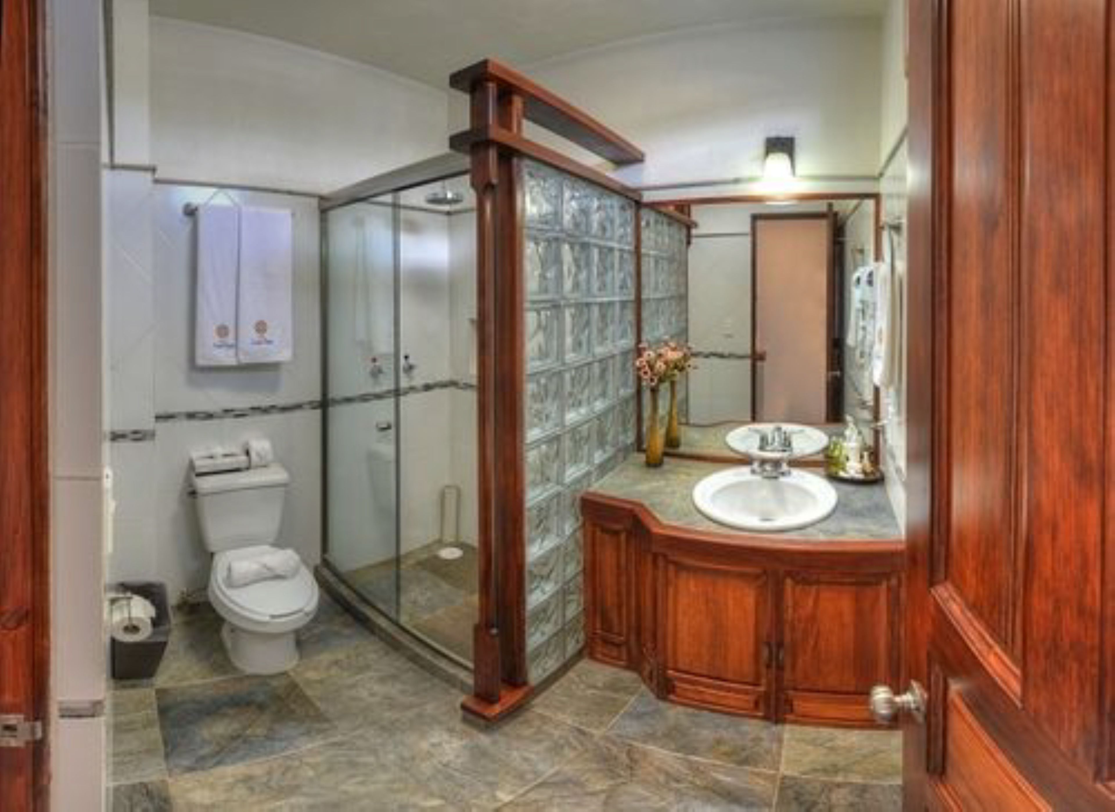 room, 1 king bed, non smoking | bathroom | shower, rainfall showerhead, free toiletries, hair dryer