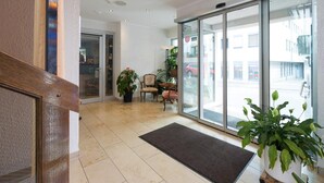Unclassified image, 3 of 41, button - Hotel Martin (Limburg an der Lahn)