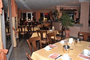 Breakfast area - Hotel Martin (Limburg an der Lahn)