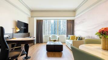 Junior Suite, 1 King Bed, Non Smoking | Premium bedding, in-room safe, desk, free cribs/infant beds