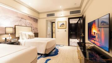 The Casablanca Suite | Premium bedding, in-room safe, desk, free cribs/infant beds