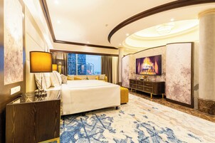 套房, 多张床, 无烟房 (The Casablanca) | 高档床上用品、客房内保险箱、办公桌、免费婴儿床