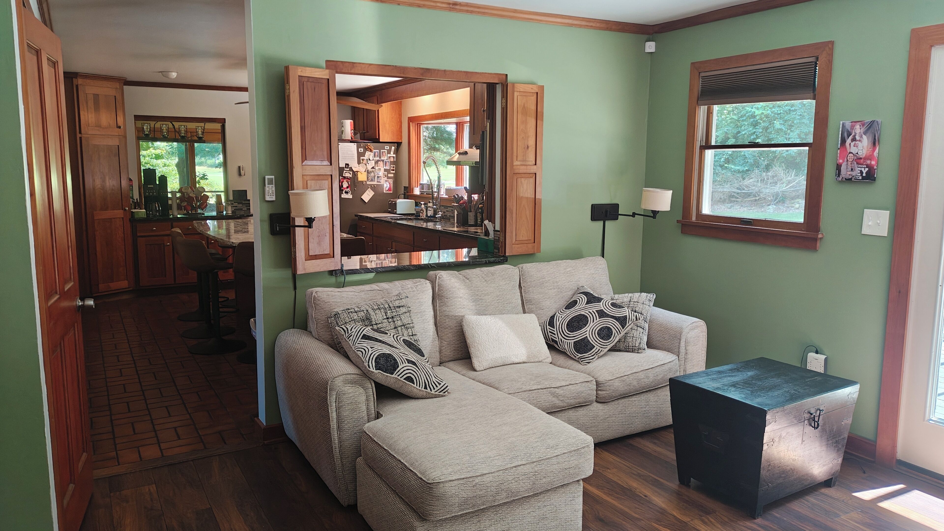 Una Smart TV, un reproductor estéreo