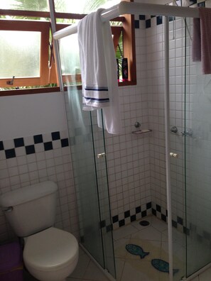 Combined shower/bathtub - EXCELLENT PROPERTY. DATES AVAILABLE 2019 (São Sebastião)