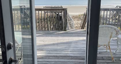 Beachfront charming house for all to enjoy