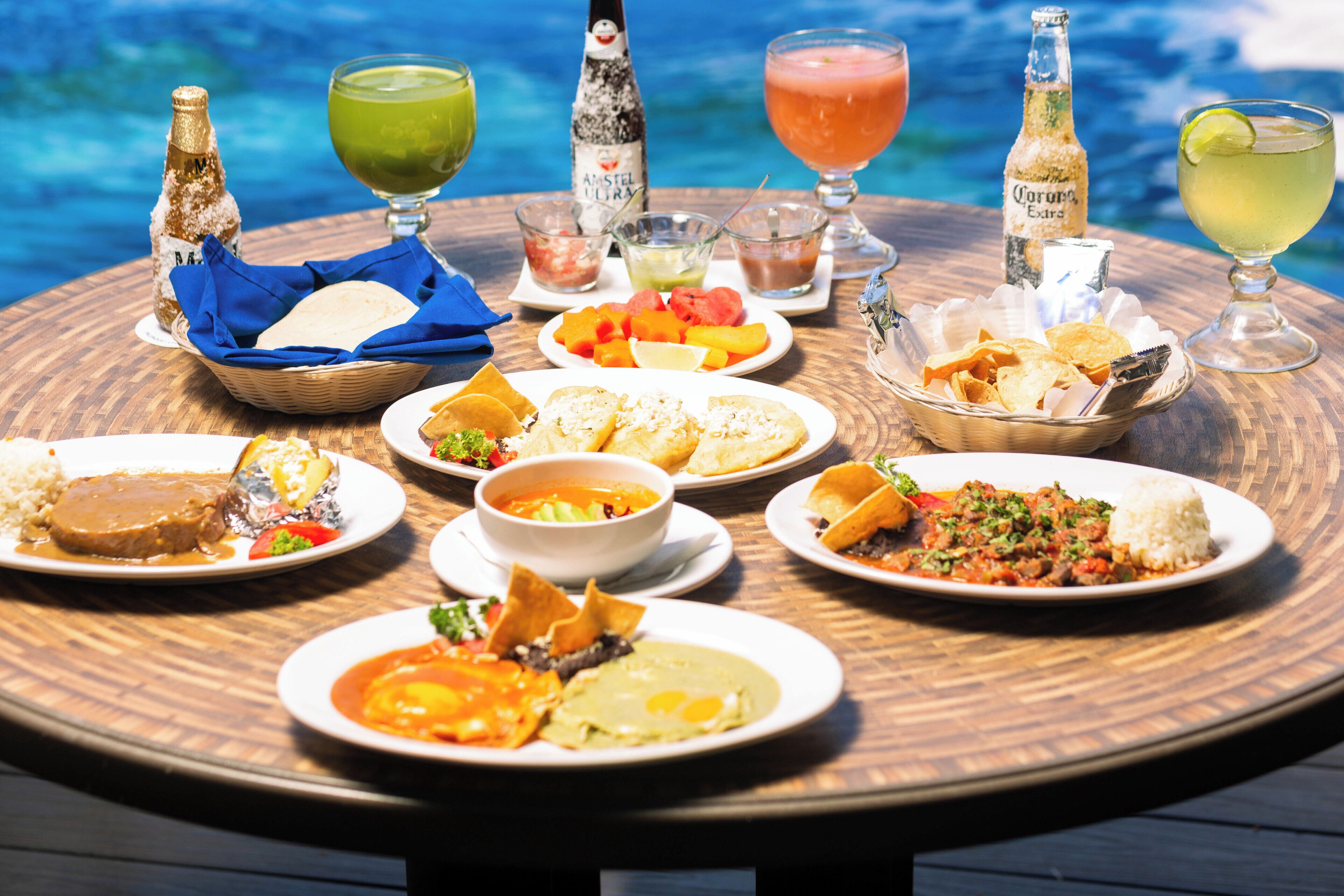 daily full breakfast (mxn 195 per person)