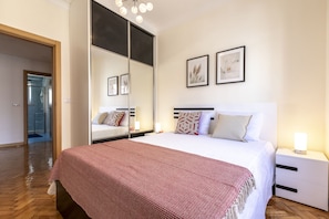 3 bedrooms, iron/ironing board, travel crib, free WiFi - Casa Campolide - Lisbon (Lisboa)