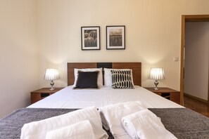 3 chambres, fer et planche à repasser, lit parapluie, Wi-Fi gratuit