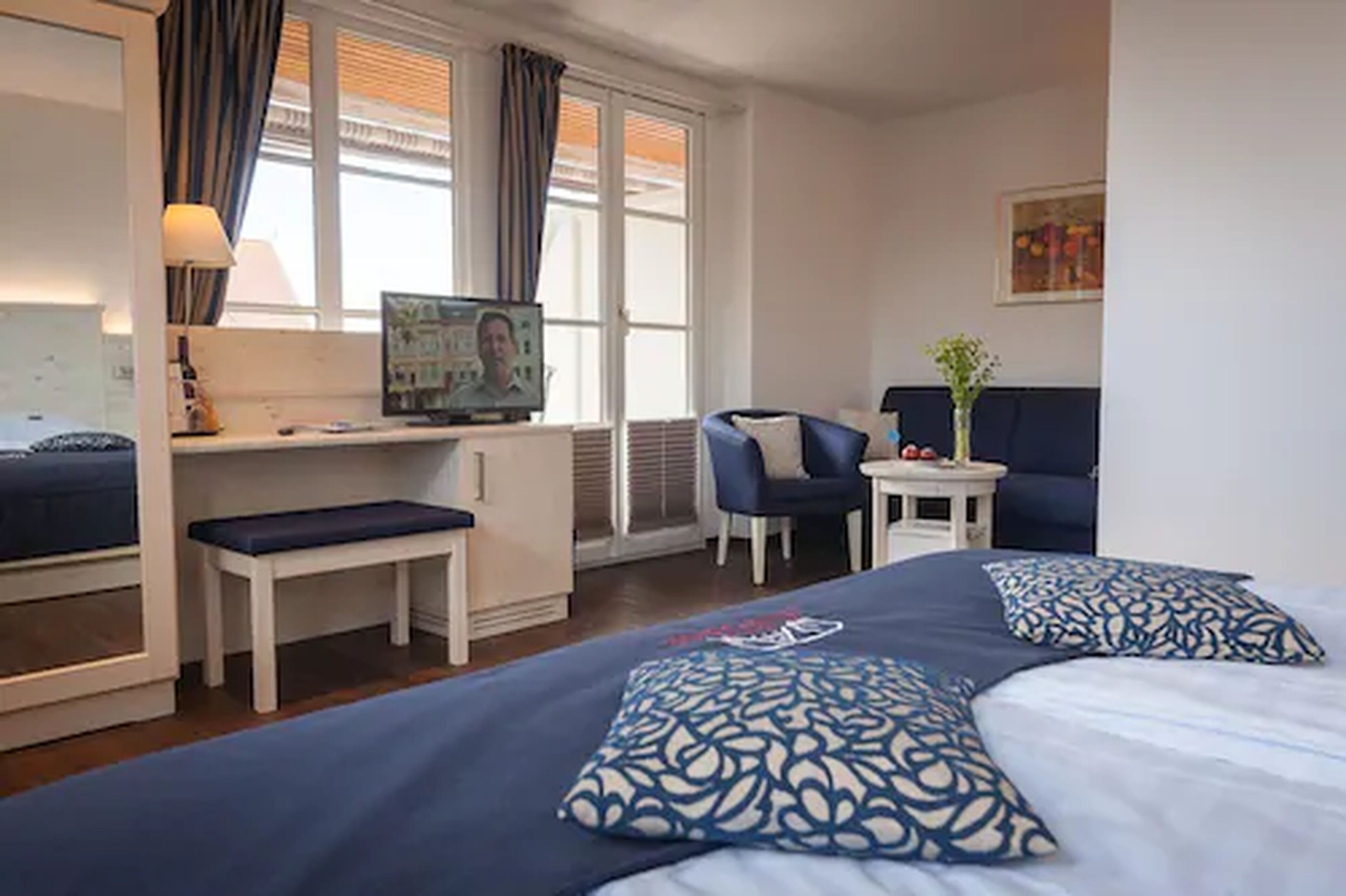 32-inch flat-screen TV with cable channels, TV