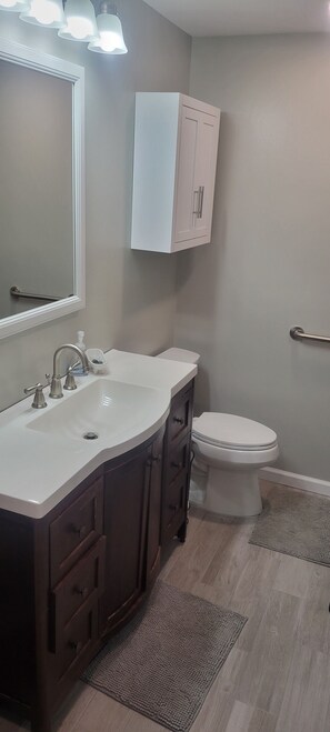 Superior Single Room, Ensuite | Bathroom - Tin Brook Bed & Breakfast (Walden)