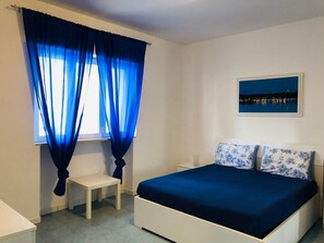 2 bedrooms, in-room safe, iron/ironing board, free WiFi