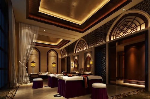 Oriental International Hotel