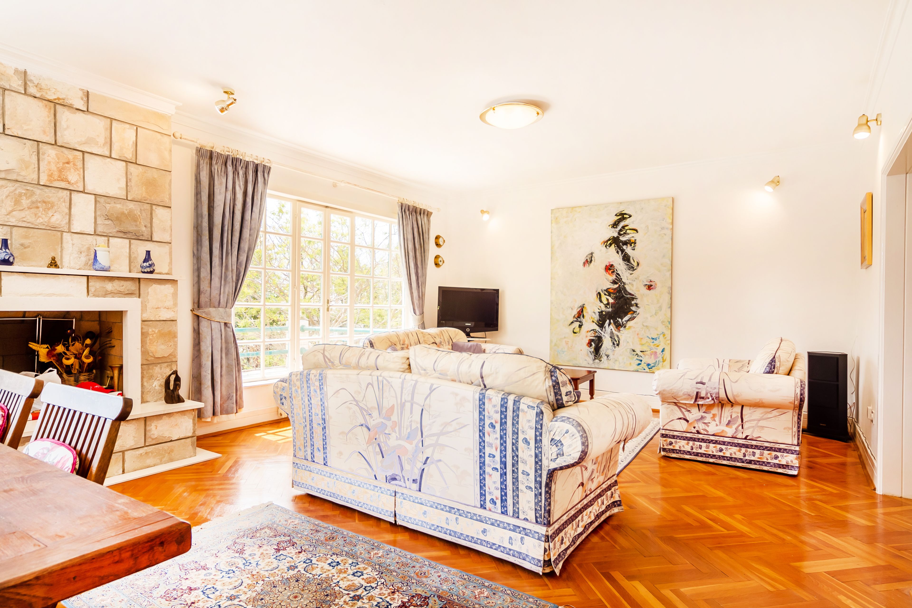 Superior Villa | Living room | Flat-screen TV