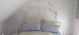 Beautiful house in Cologne, for up to 10 people. A large private garden.