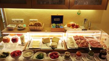 Päivittäinen buffetaamiainen maksusta