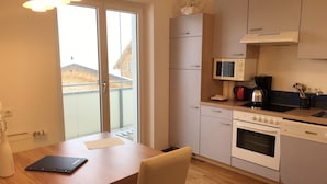 Panoramic Apartment, Mountain View | Private kitchen