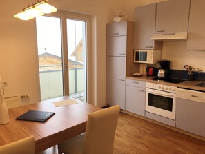 Panoramic Apartment, Mountain View | Private kitchen