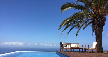Romantic chill-out villa with infinity pool and panoramic sea views on the coast