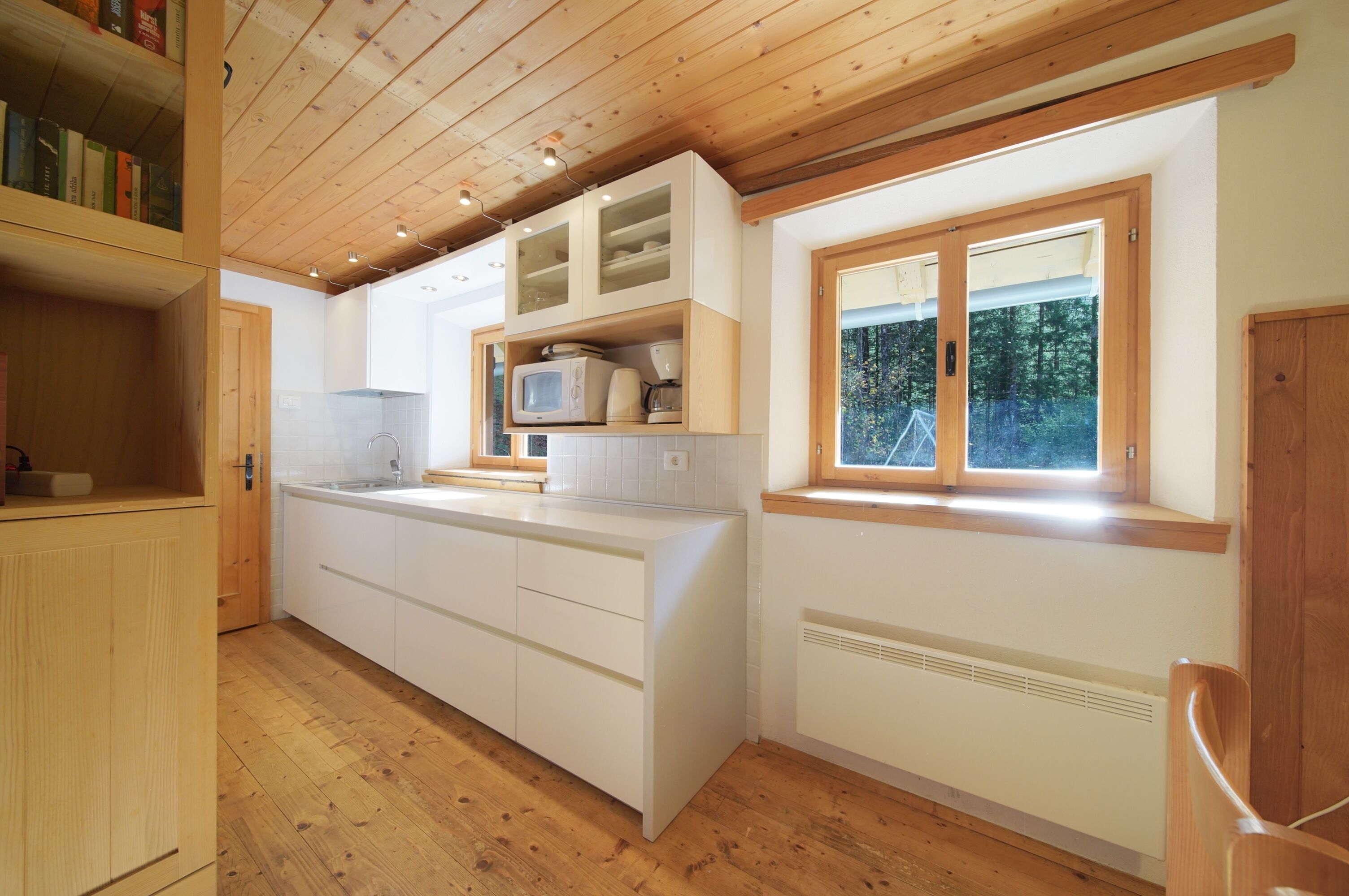 Fridge, microwave, coffee/tea maker, toaster