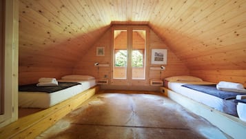 2 bedrooms, bed sheets