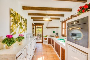 Fridge, microwave, oven, dishwasher - Rural Finca Es Puput with pool in Mallorca (Petra)