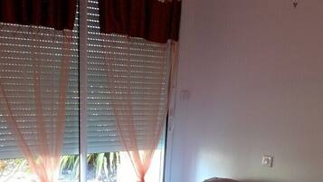 6 camere, ferro/asse da stiro, culla da viaggio, Wi-Fi gratuito