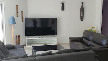 Smart TV, table football, ping pong