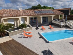 حمّام سباحة خارجي