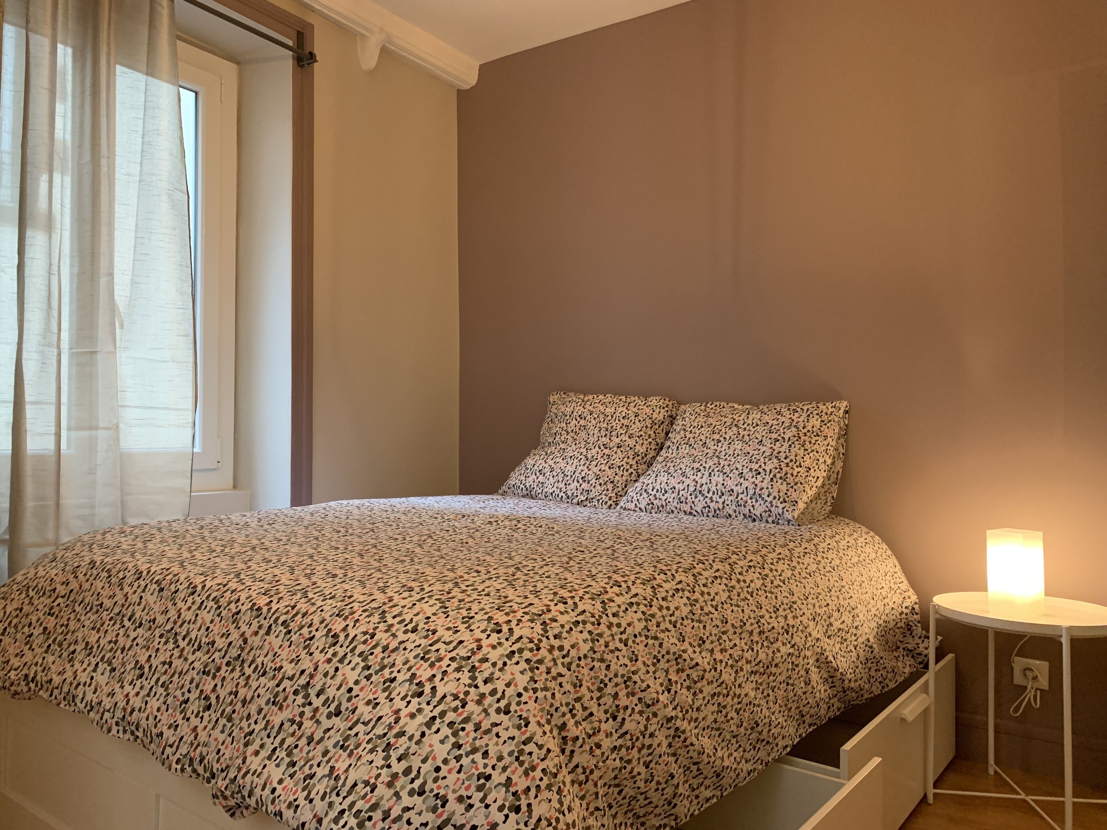 1 chambre, fer et planche à repasser, Wi-Fi, draps fournis