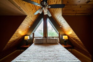 3 makuuhuonetta, silitysrauta/-lauta, ilmainen Wi-Fi, vuodevaatteet