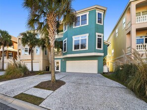 Exterior - Sunset Rentals | Crabline 39 | Dog Friendly (Hilton Head Island)