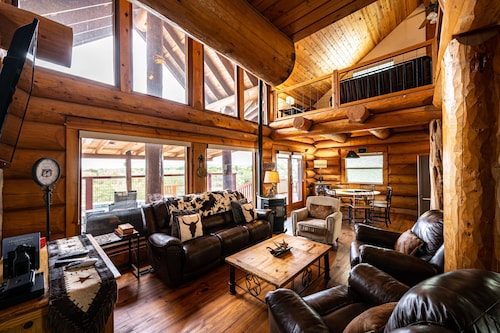 Lemmikkieläinystävällinen-allas / poreallas. 3 makuuhuonetta 2. 5 kylpy