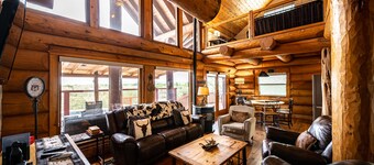 Perfect for Families! Big Patio, Pool/Hot Tub