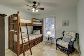 3 bedrooms, iron/ironing board, Internet, bed sheets